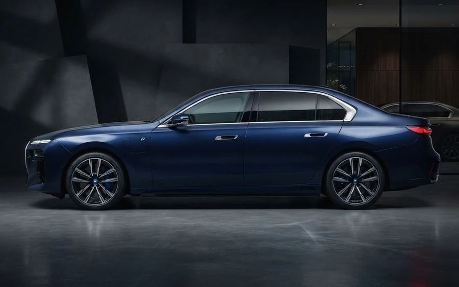 Chauffeur car for a Hills District airport transfer